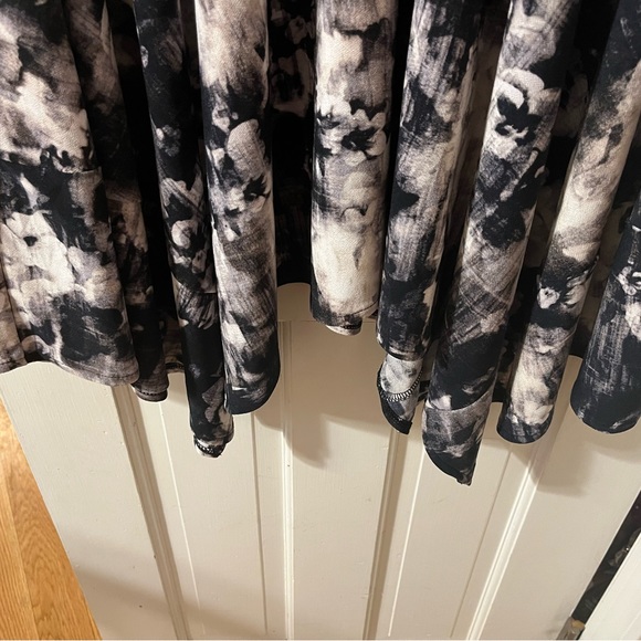 Simply Vera floral dress size large - Picture 3 of 4